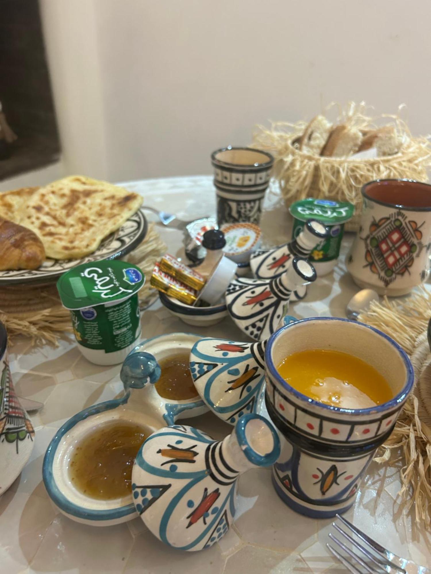 Riad Amazing Amazigh Avec Jacuzzi Petit Dejeuner Compris Avec Aussi Chambres Familiales Pres De La Place Jemaa El Fna 马拉喀什 外观 照片