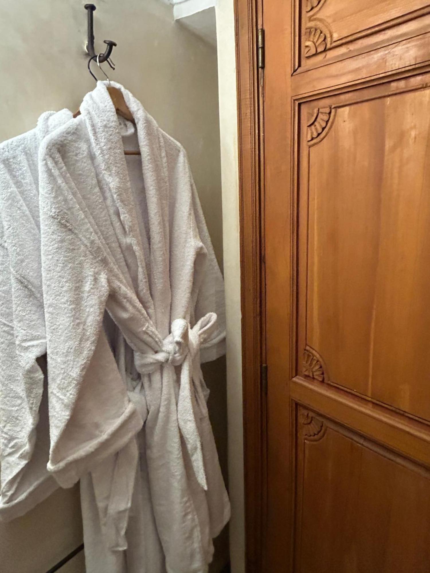 Riad Amazing Amazigh Avec Jacuzzi Petit Dejeuner Compris Avec Aussi Chambres Familiales Pres De La Place Jemaa El Fna 马拉喀什 外观 照片