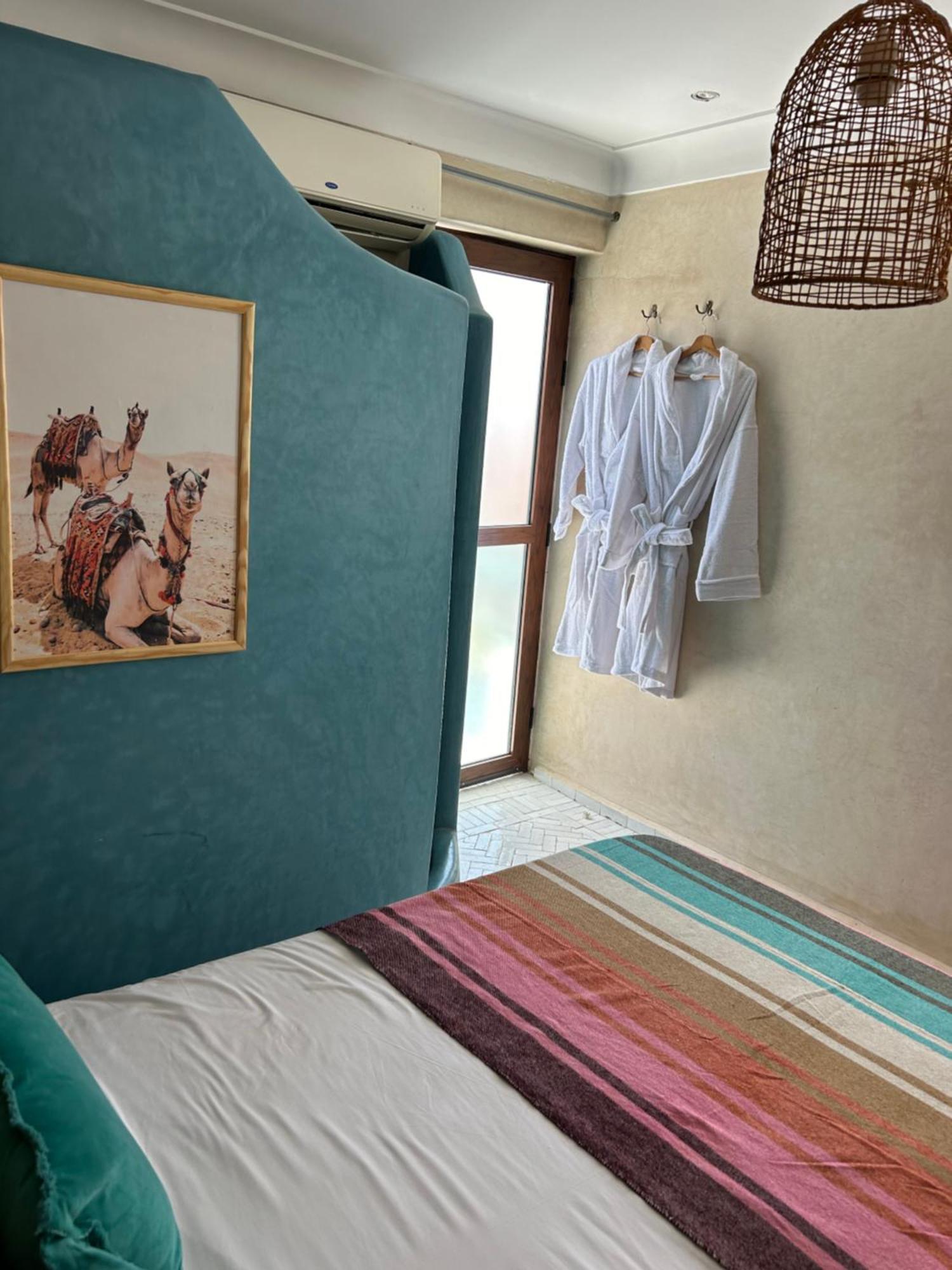 Riad Amazing Amazigh Avec Jacuzzi Petit Dejeuner Compris Avec Aussi Chambres Familiales Pres De La Place Jemaa El Fna 马拉喀什 外观 照片