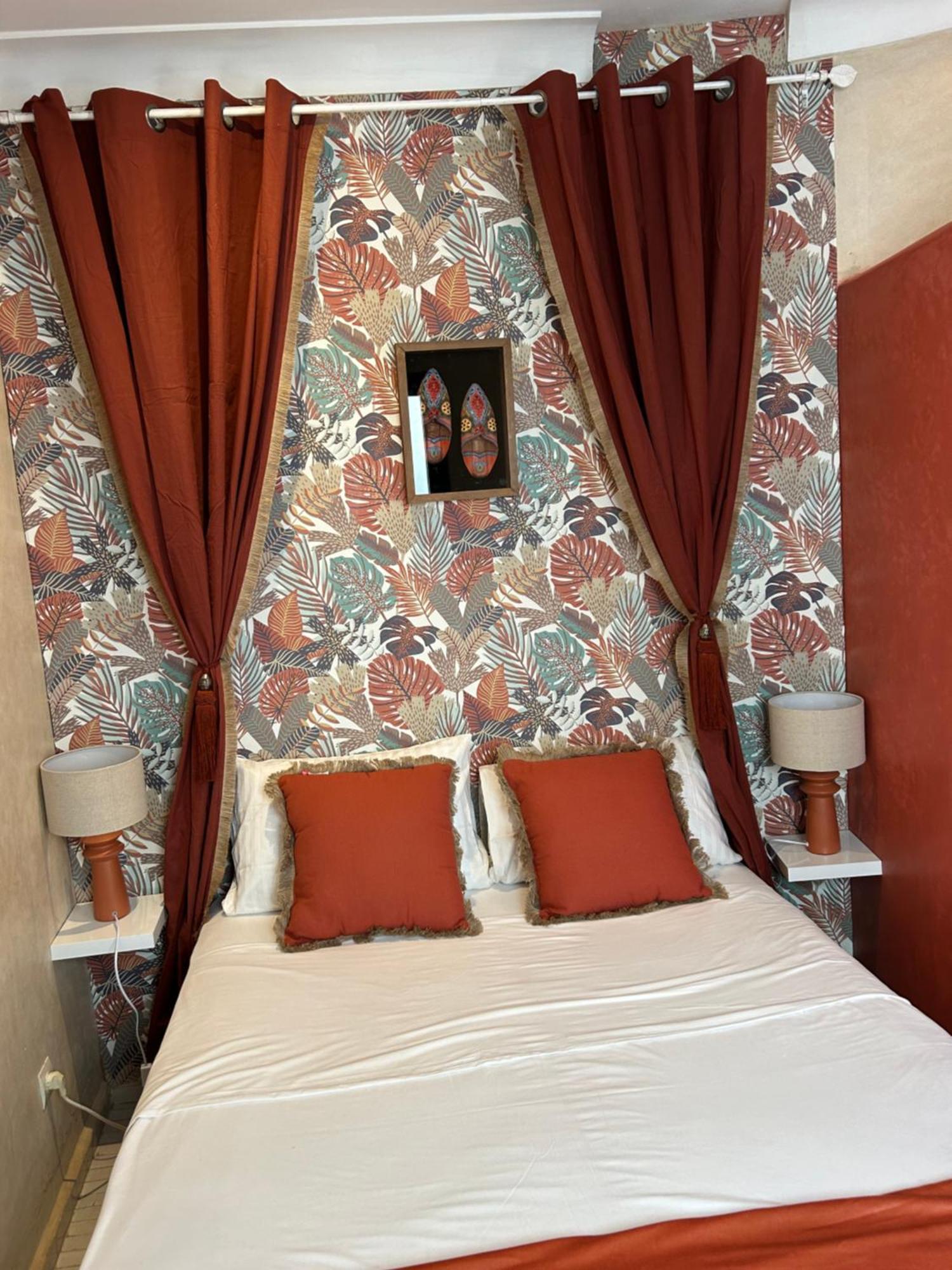 Riad Amazing Amazigh Avec Jacuzzi Petit Dejeuner Compris Avec Aussi Chambres Familiales Pres De La Place Jemaa El Fna 马拉喀什 外观 照片