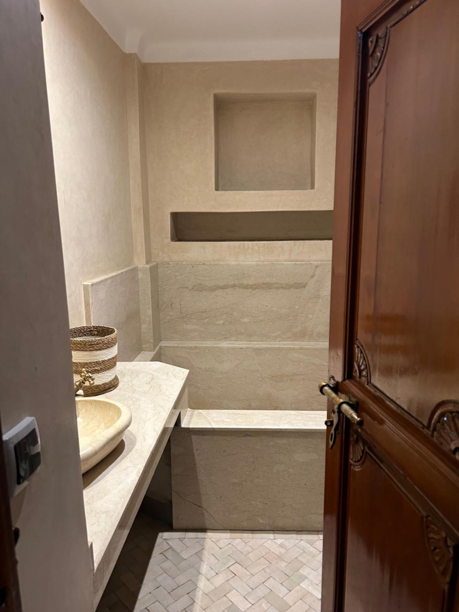 Riad Amazing Amazigh Avec Jacuzzi Petit Dejeuner Compris Avec Aussi Chambres Familiales Pres De La Place Jemaa El Fna 马拉喀什 外观 照片