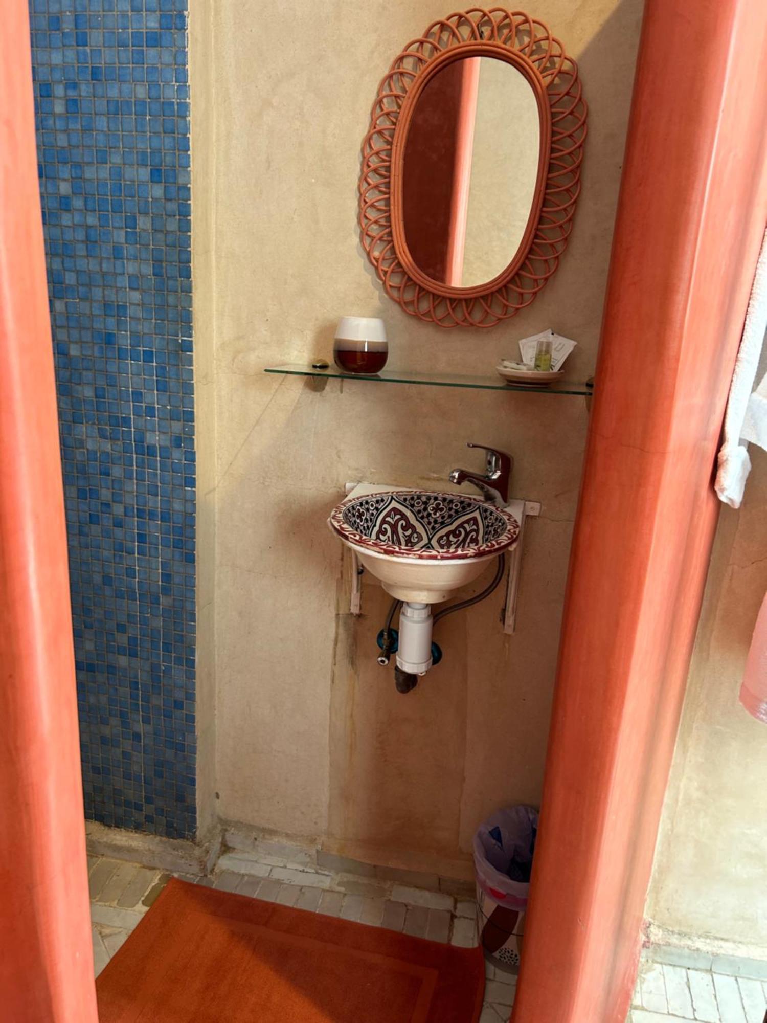 Riad Amazing Amazigh Avec Jacuzzi Petit Dejeuner Compris Avec Aussi Chambres Familiales Pres De La Place Jemaa El Fna 马拉喀什 外观 照片