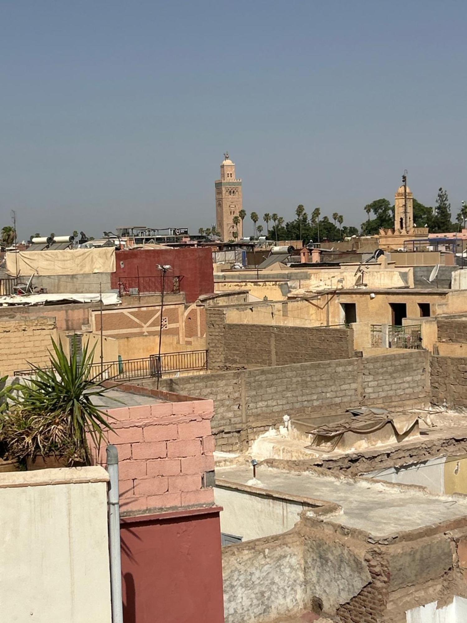 Riad Amazing Amazigh Avec Jacuzzi Petit Dejeuner Compris Avec Aussi Chambres Familiales Pres De La Place Jemaa El Fna 马拉喀什 外观 照片